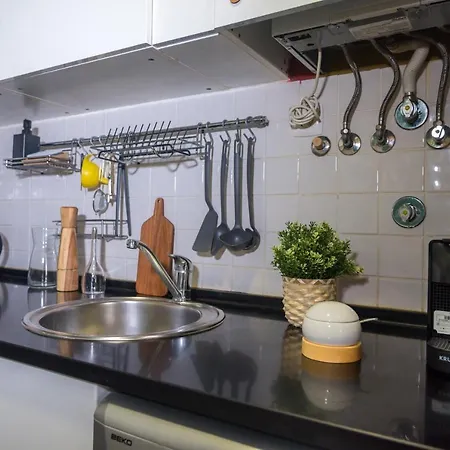 Chic & Classy By Gt House *